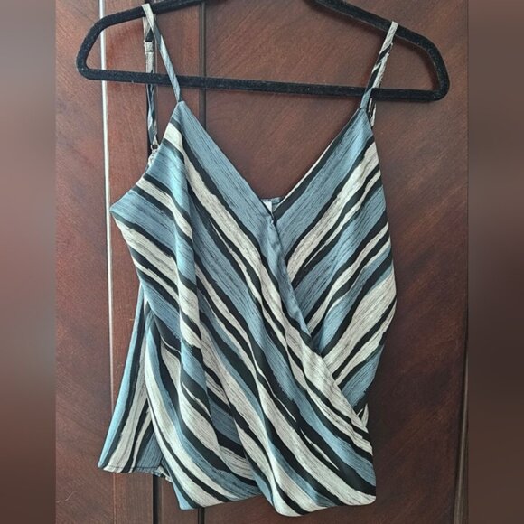 🌺NWOT Veronica M spaghetti strap top - Picture 1 of 4